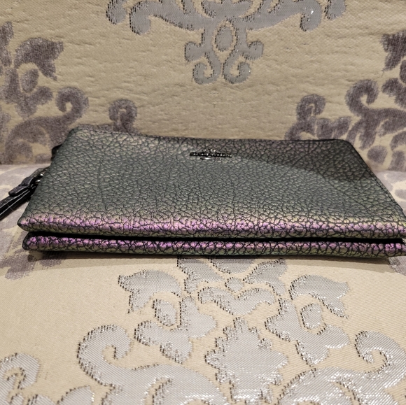 ❤NeW!!❤ COACH HOLOGRAM OILSLICK DOUBLE ZIP LEATHER WRISTLET WALLET - Picture 6 of 15